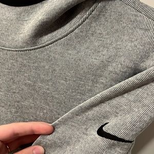 Nike dri-fit sweatshirt